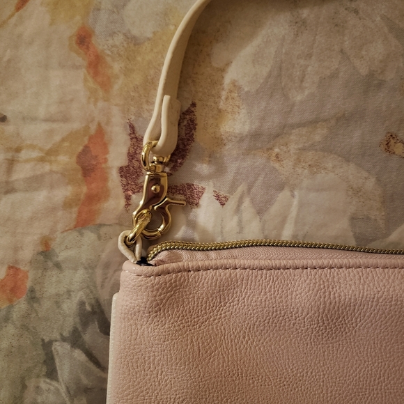 Betsey Johnson | Baby Pink Gold Chain Wristlet - Picture 3 of 5